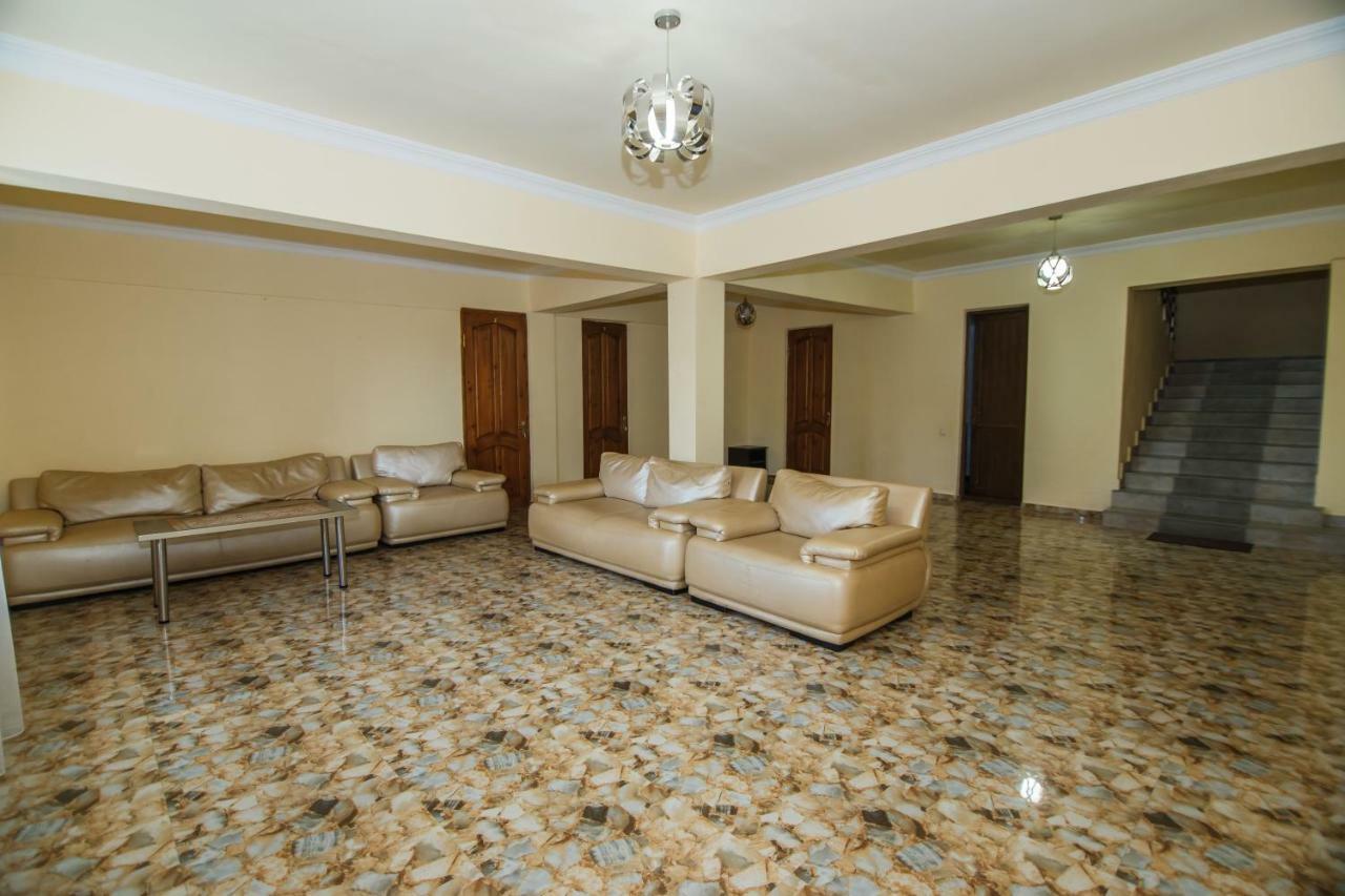 Hotel Ararat Gonio Exterior photo